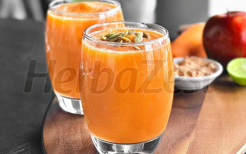 Lucuma Carrot Apple Smoothie with Cinnamon
